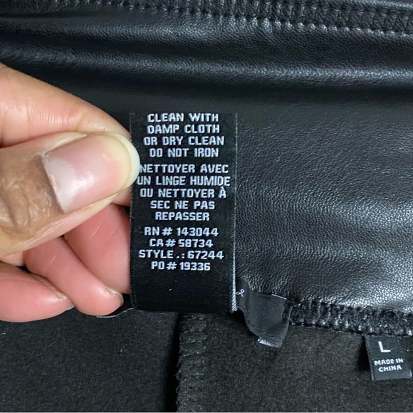 7 For All Mankind Women's Black Faux Leather Pull-on Pant - Picture 6 of 9